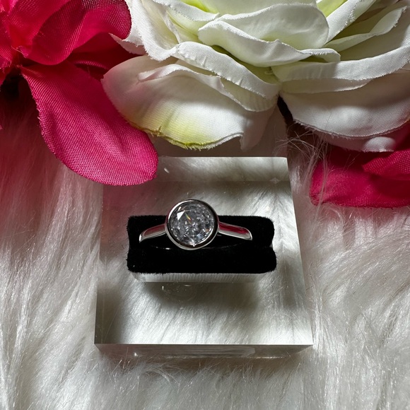 Inlaid Zirconia Diamond Set Ring NEW! - Picture 7 of 10